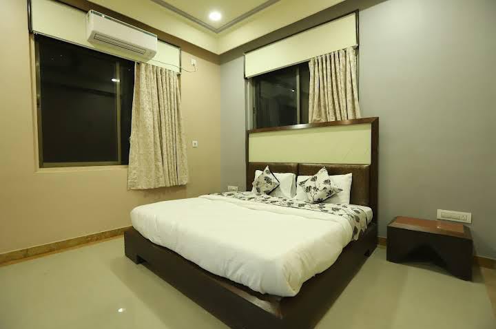 Modern AC Bedroom