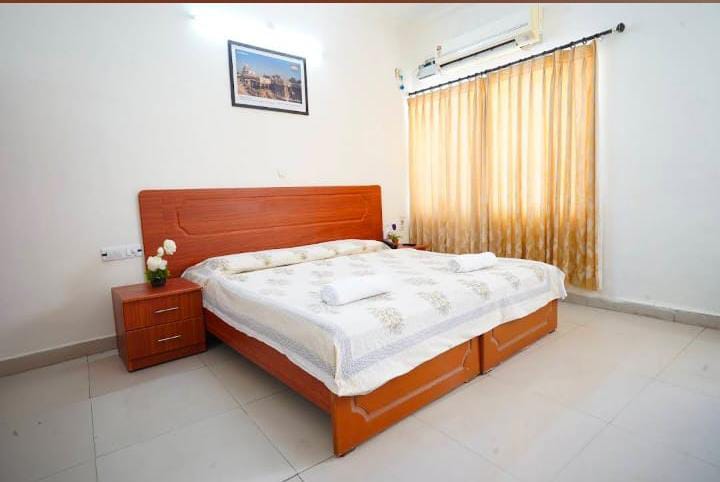 Deluxe AC Room